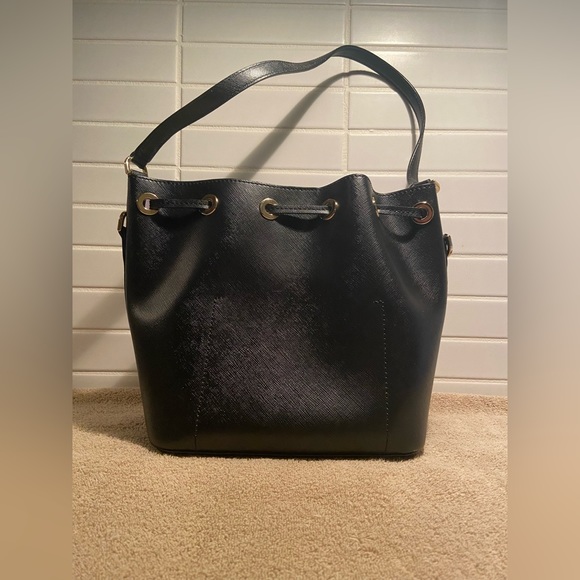 ☺️Sold Locally☺️ Michael Kors Bucket Bag - Picture 4 of 16